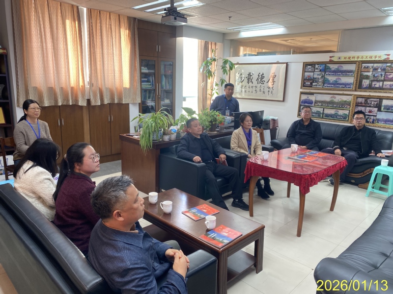 龙海区林业局薛局长一行莅临我院...